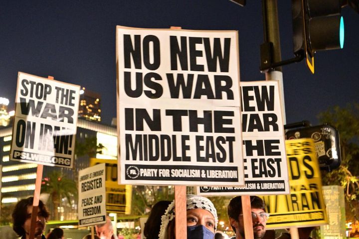 炮火不熄神权未垮油价动荡中东担忧特朗普打开“潘多拉盒子”，美伊冲突一周的六点观察 ...