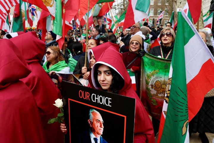 美国和以色列对伊朗发动袭击至今已一周，欧洲、非洲和美洲都爆发反战示威活动 ...