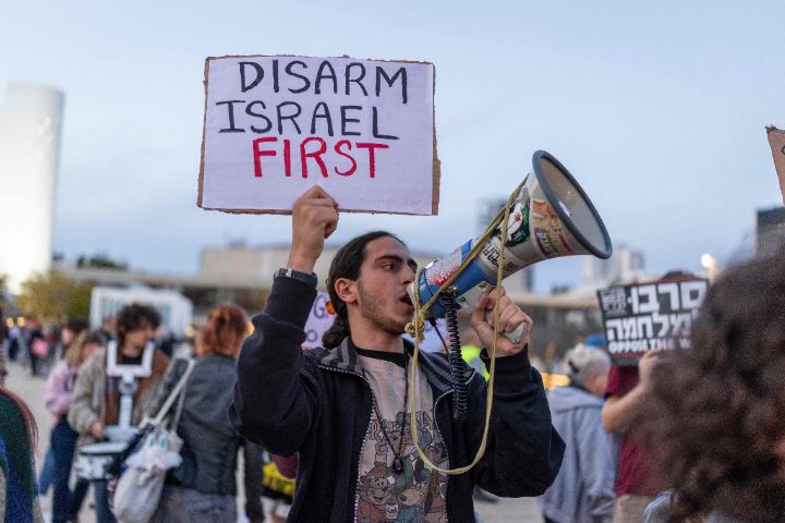 “不要国王”运动再次席卷全美反对特朗普威权与对伊开战，抗议背后有社会主义组织参与 ...