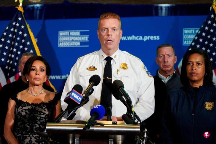 华盛顿特区警察局长卡罗尔：美国白宫记者协会晚宴枪击事件嫌犯是酒店住客31岁男子艾伦，他将面对两项指控 ...