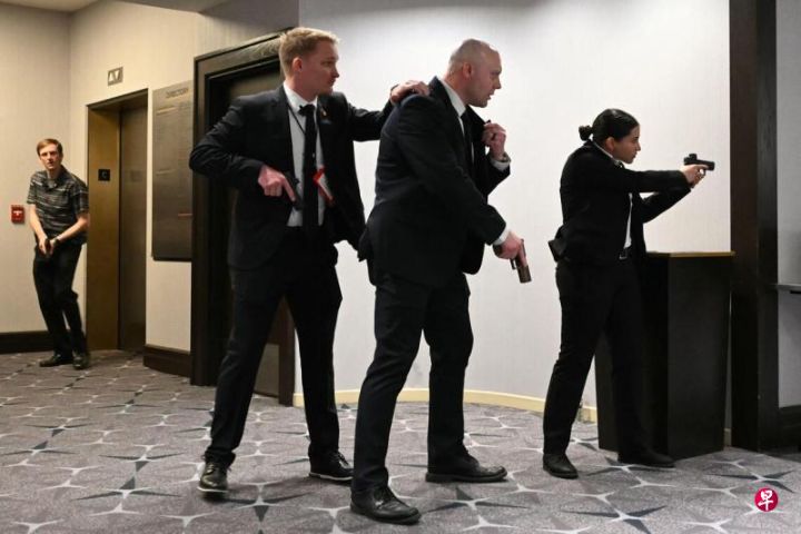 白宫将记者晚宴枪击案归咎于“左翼仇恨邪教”，这起事件是针对美国总统特朗普第三次暗杀未遂事件 ...
