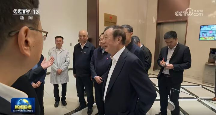华为秋练湖研发中心和任正非出镜，一个企业一旦是攻入了无人区那就能够拖着这个世界前进了 ...